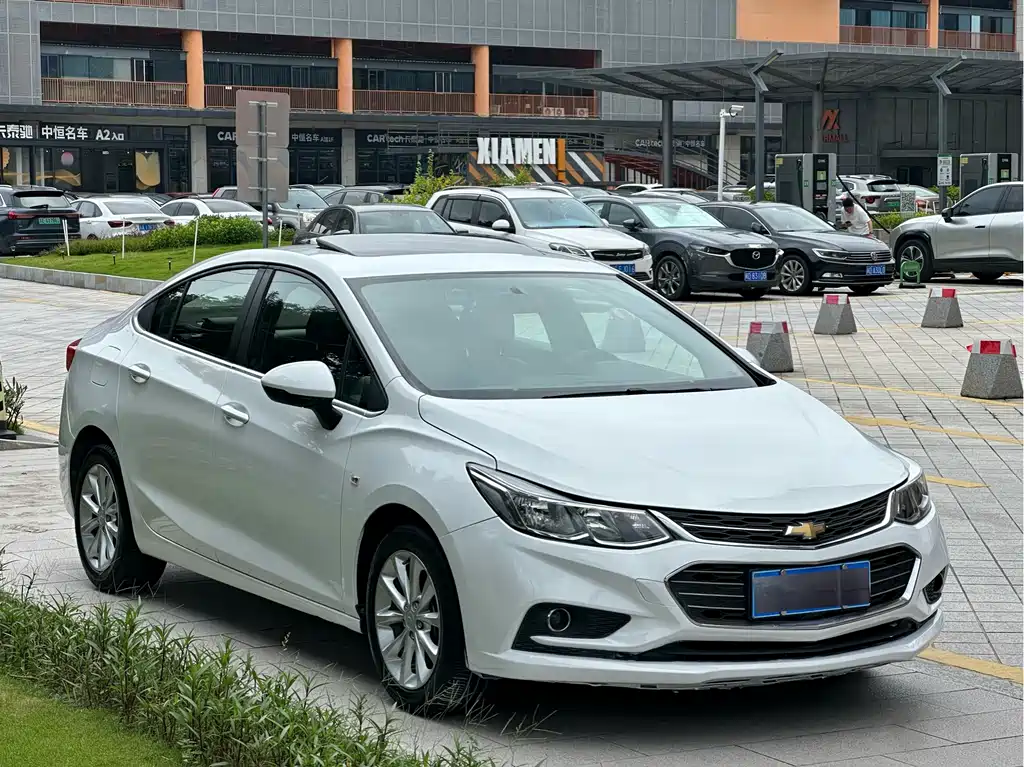 Cruze 320 Auto Pioneer Sunroof