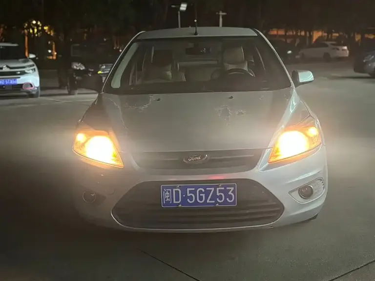 Ford Focus Sedan Classic 1.8 L Auto Basic