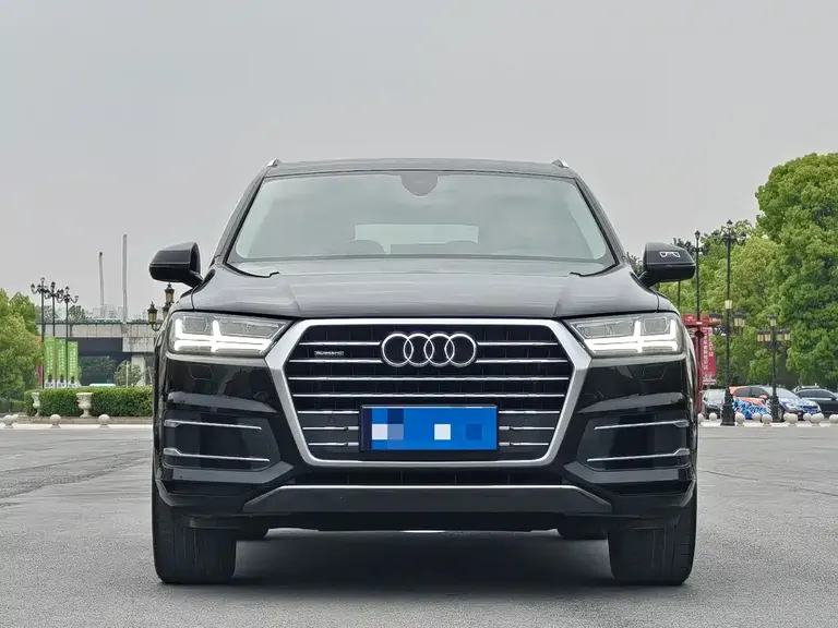 Audi Q7 55 TFSI Tech