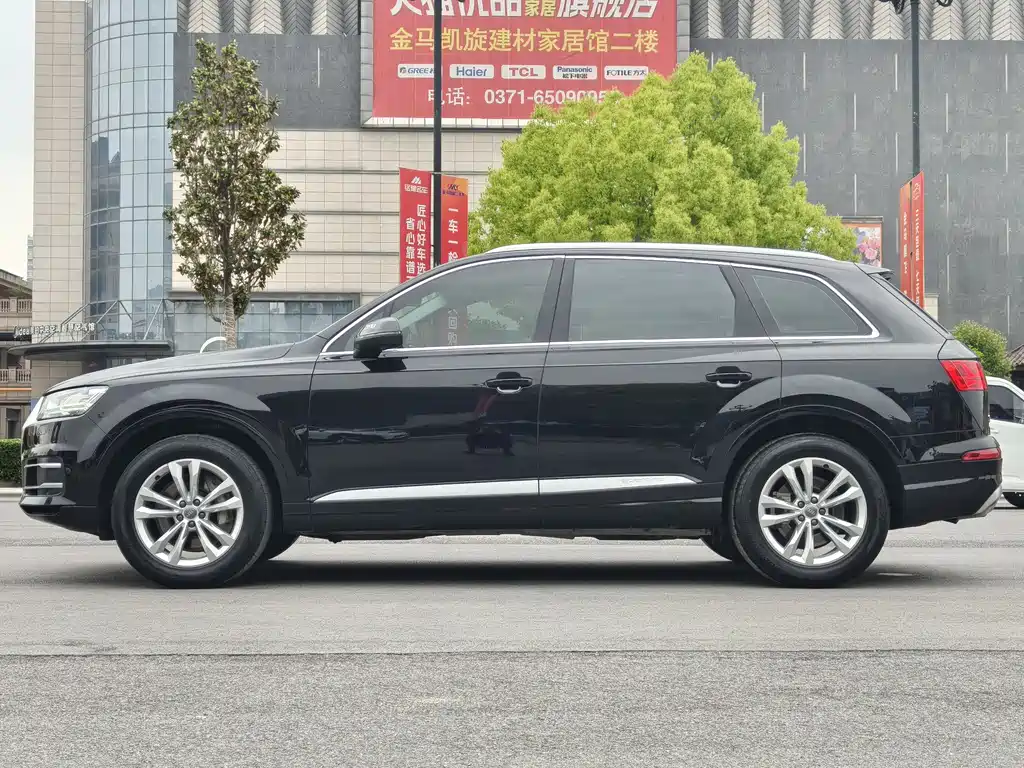 Audi Q7 55 TFSI Tech