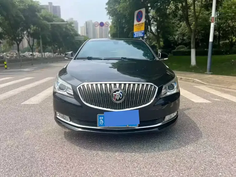 Buick LaCrosse 2.4 L SIDI Elite Comfort