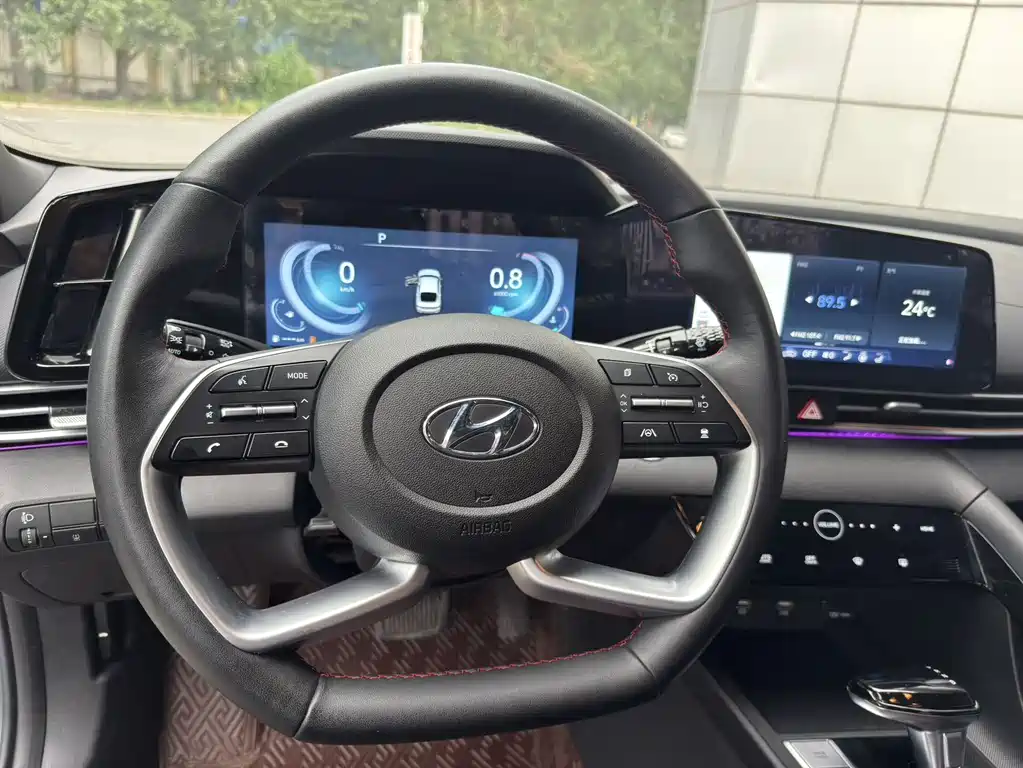 Elantra 1.5 L CVT 20 Anniversary Commemorative
