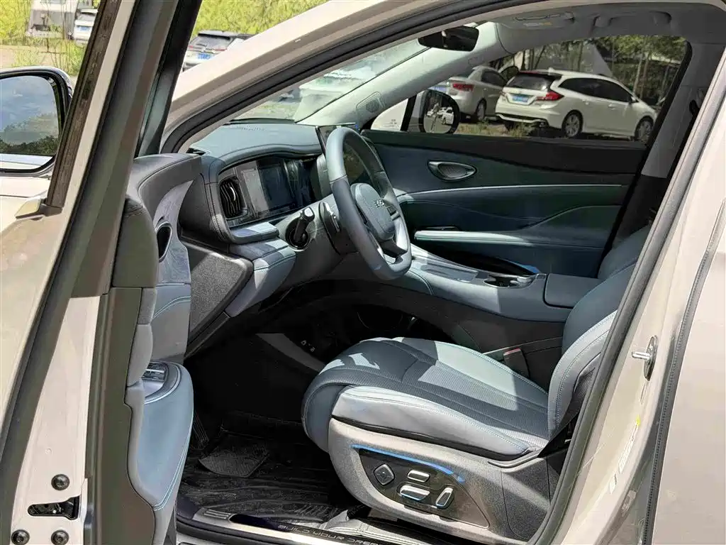 Seal 07 DM-i 150 Navigator +