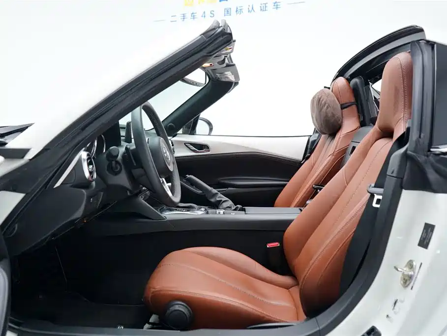 Mazda MX-5 马自达MX-5 2022款 2.0 L 墨规版