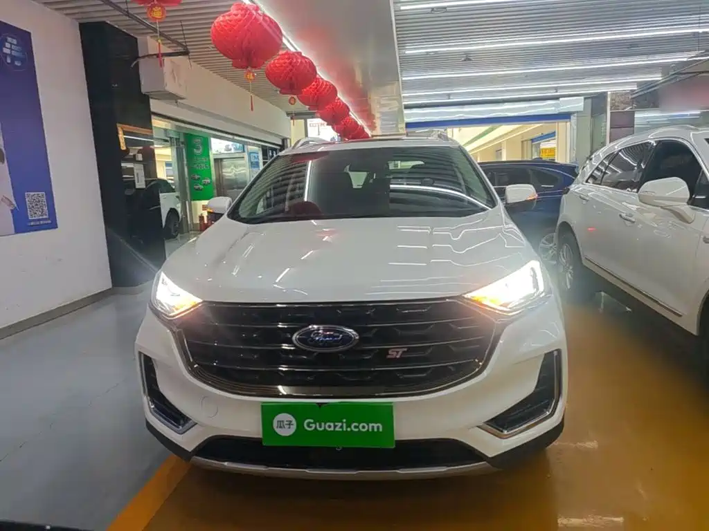 Edge PLUS EcoBoost 245 2 WD Platinum Sharp 5-seat