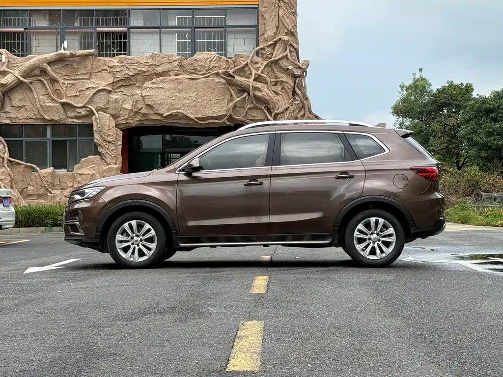 Roewe RX5 20 T 2 WD Auto Flagship