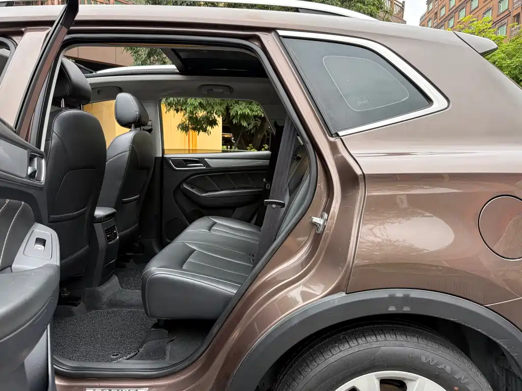 Roewe RX5 20 T 2 WD Auto Flagship