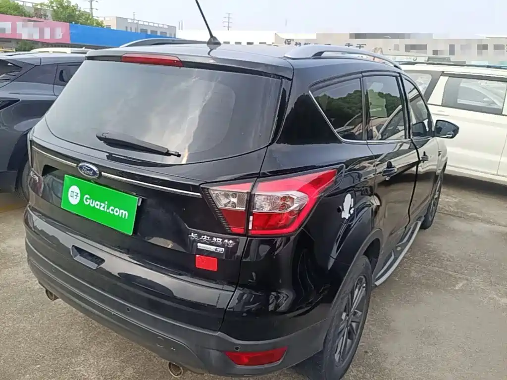 Kuga EcoBoost 180 2 WD Platinum Wing CN-VI