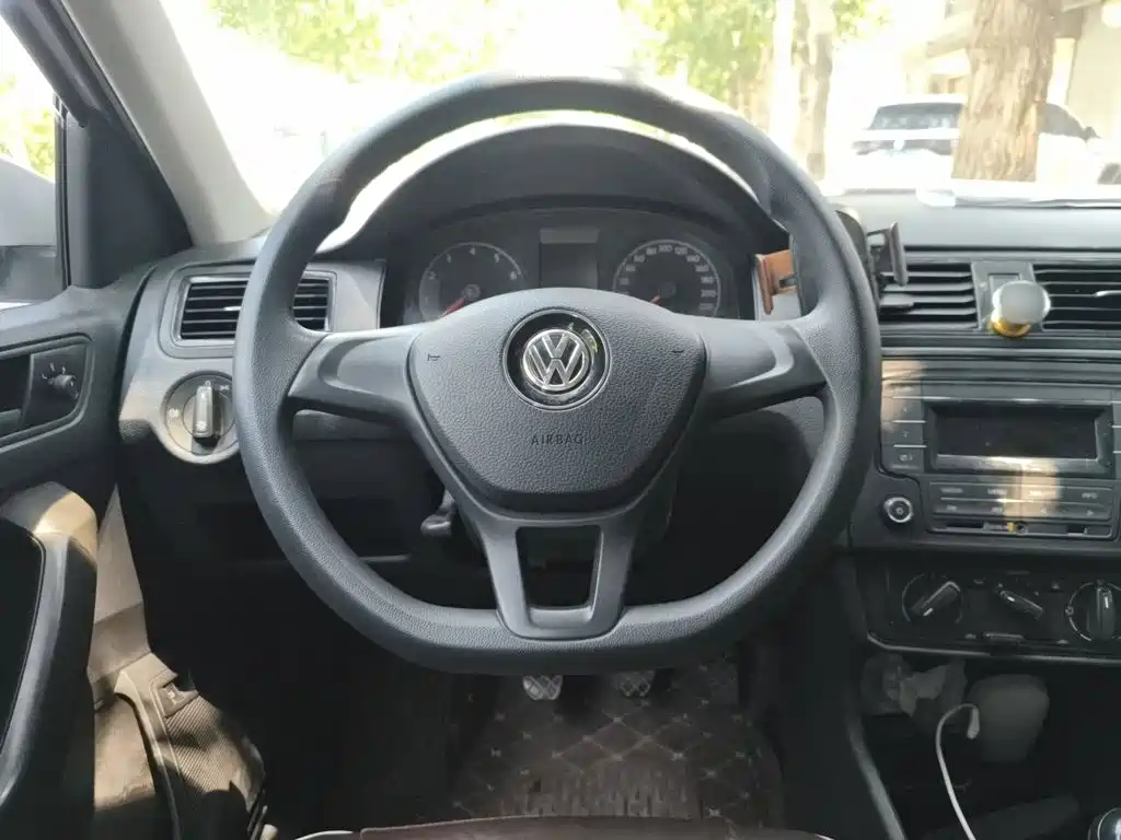 Santana 1.6 L Manual Style