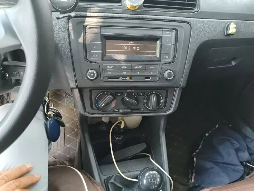 Santana 1.6 L Manual Style