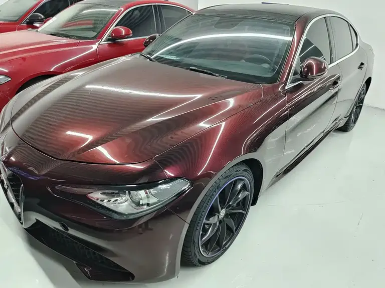 Alfa Romeo Giulia Giulia朱丽叶 2018款 2.0 T 280 HP 豪华版 碳纤维限量版