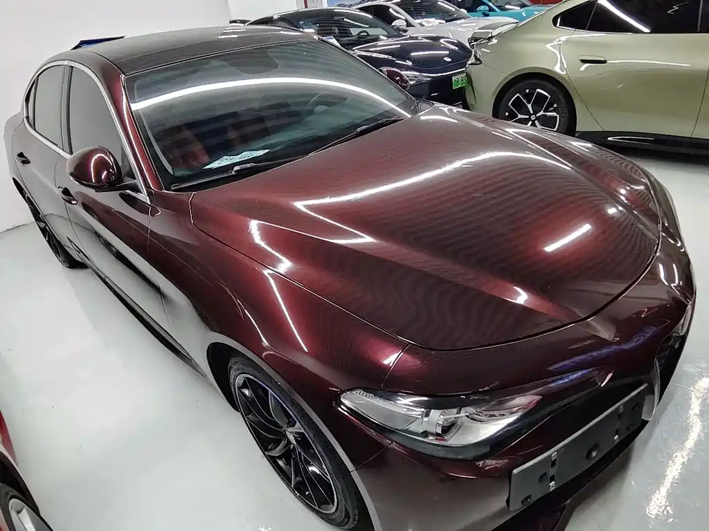 Giulia Giulia朱丽叶 2018款 2.0 T 280 HP 豪华版 碳纤维限量版