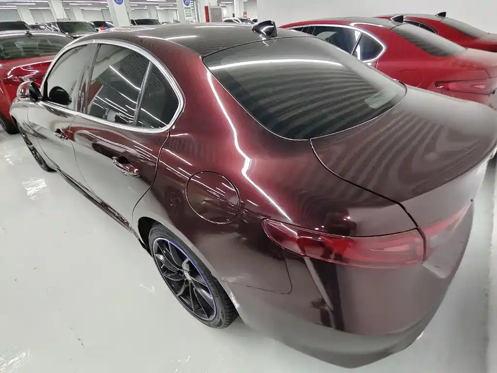 Giulia Giulia朱丽叶 2018款 2.0 T 280 HP 豪华版 碳纤维限量版