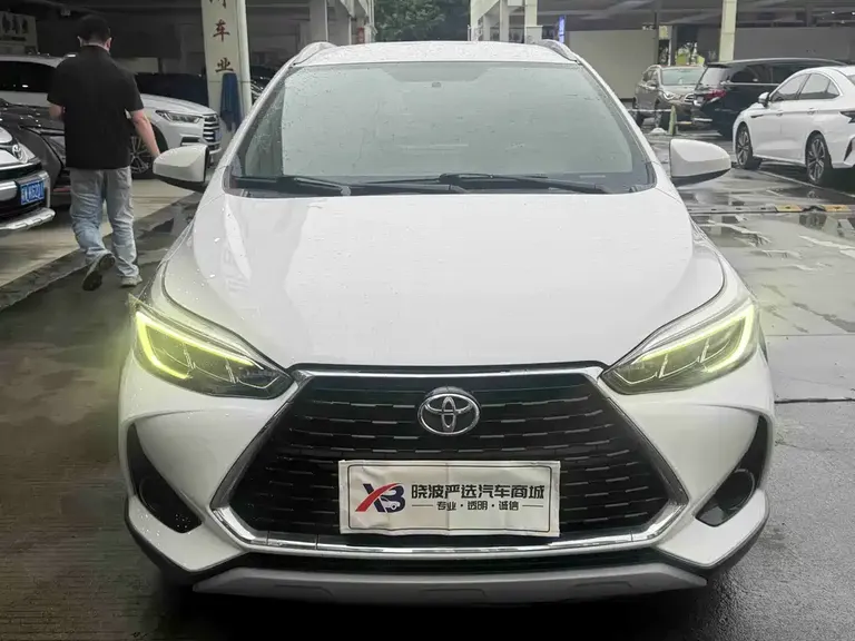 Toyota YARiS L Zhixuan 1.5 L CVT Leading