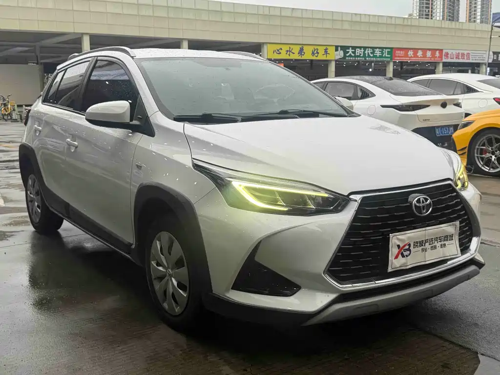 YARiS L Zhixuan 1.5 L CVT Leading