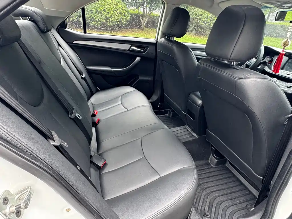 Roewe 360 PLUS 1.5 L Auto Luxury