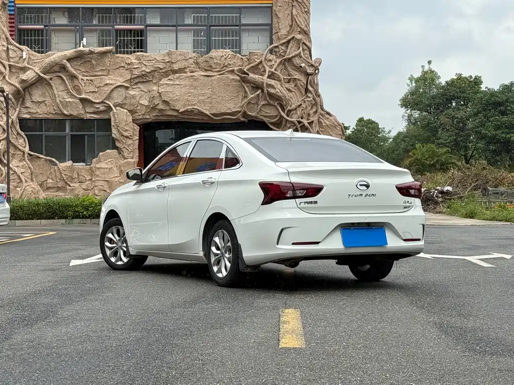 Trumpchi GA4 200 T Auto Luxury