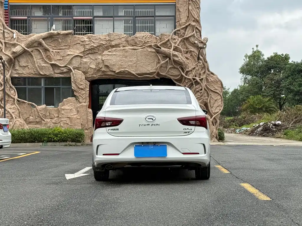 Trumpchi GA4 200 T Auto Luxury