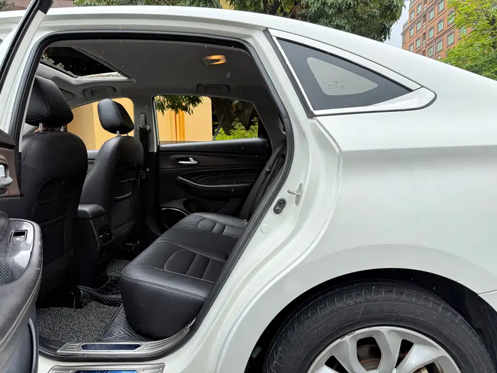 Trumpchi GA4 200 T Auto Luxury