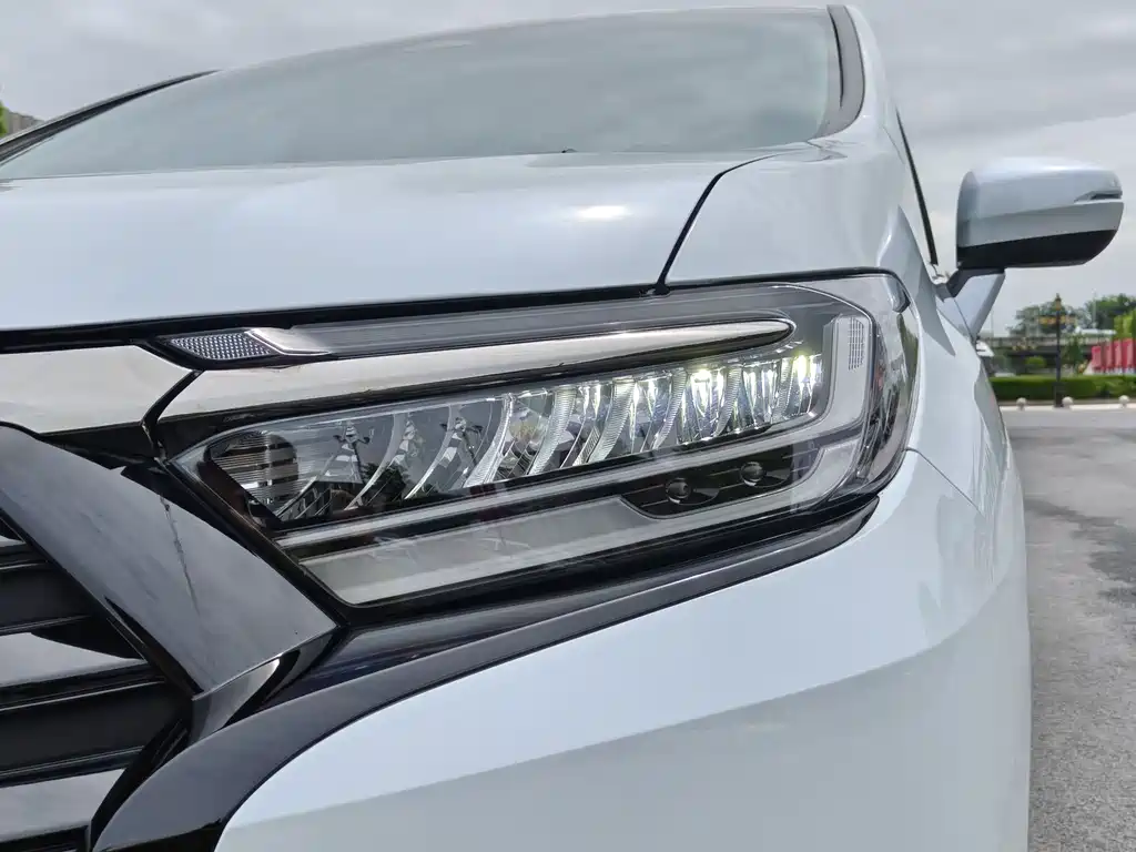 Elysion 2.0 L e:HEV Luxury