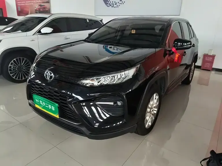 Toyota Wildlander 2.0 L CVT 2 WD Leading