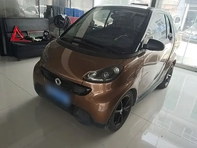 smart fortwo 1.0 MHD New Year Special Edition
