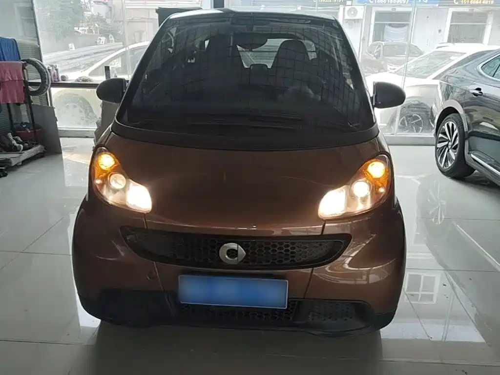 smart fortwo 1.0 MHD New Year Special Edition