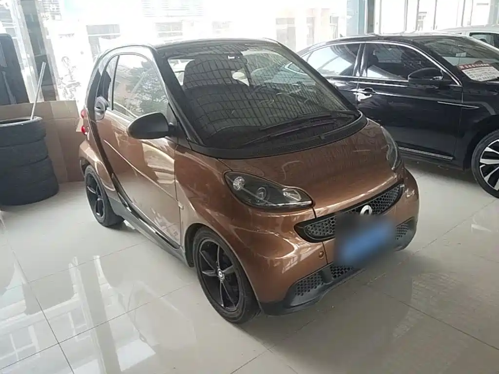 smart fortwo 1.0 MHD New Year Special Edition