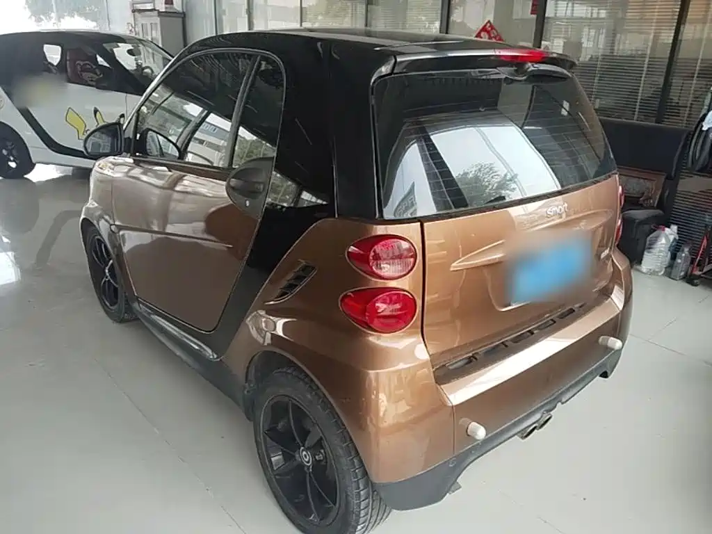 smart fortwo 1.0 MHD New Year Special Edition