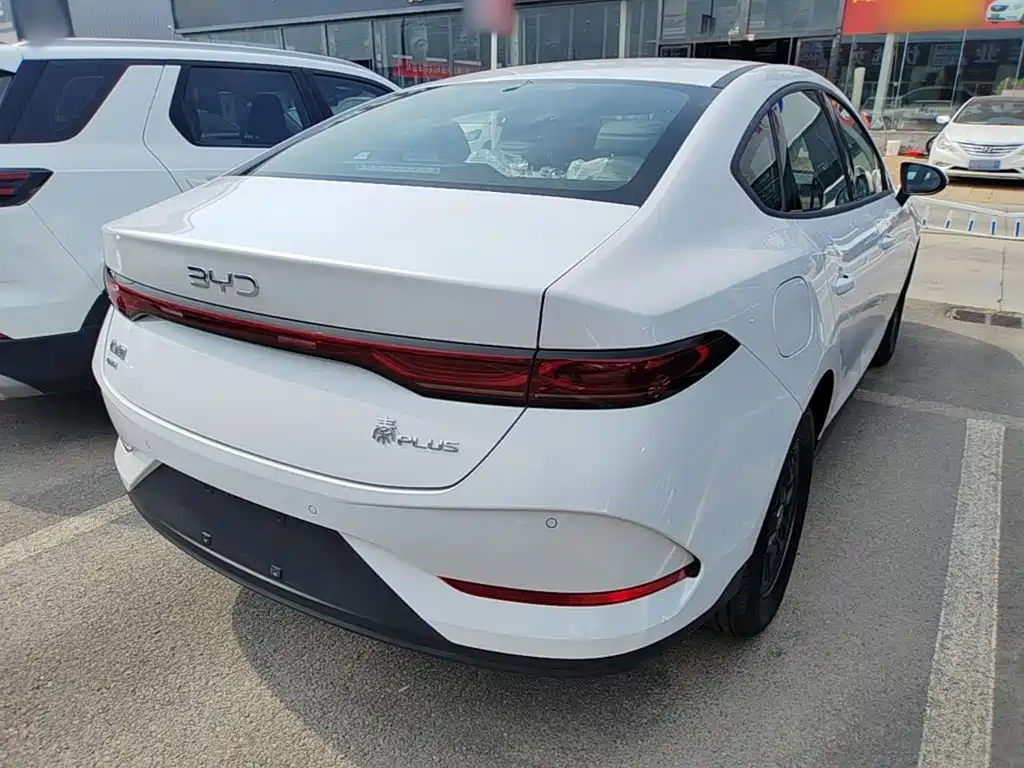 Qin PLUS DM-i Smart Drive 128 KM Progressive