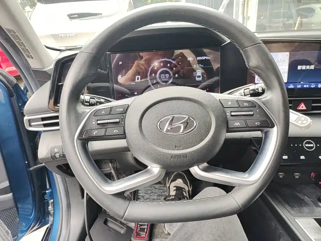 Elantra 1.5 L CVT LUX Distinguished