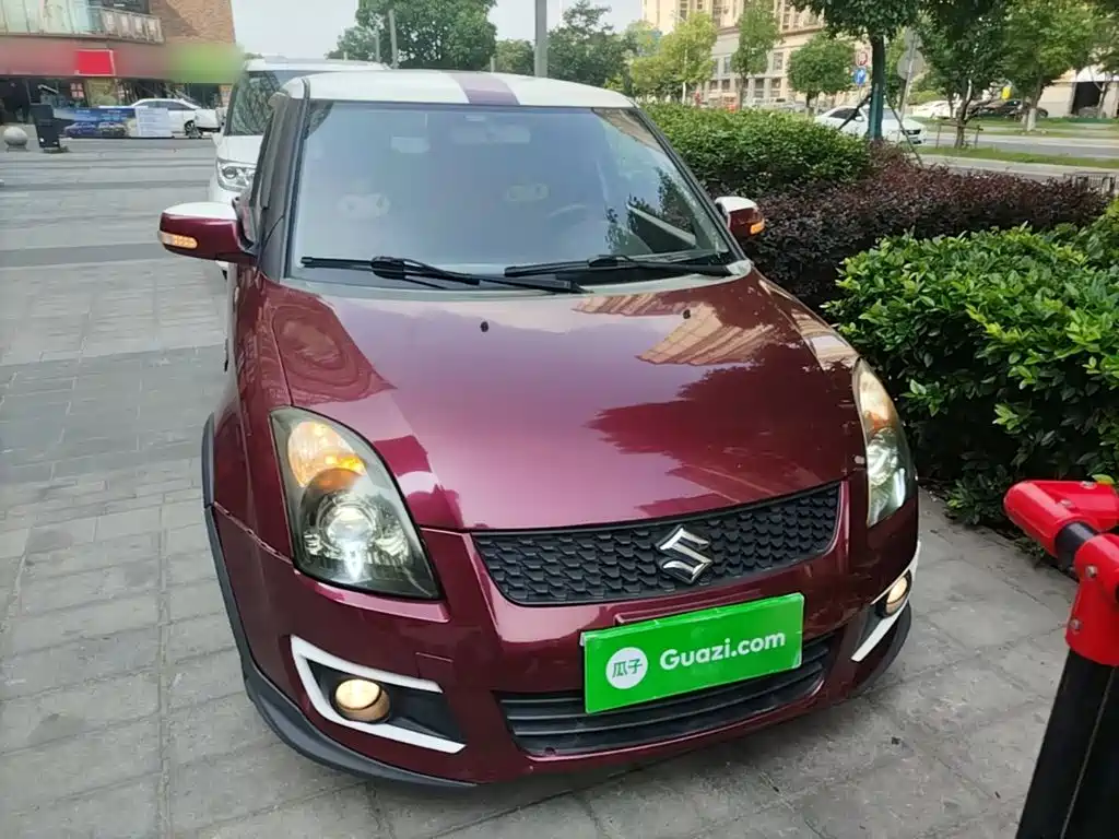 Swift 1.5 L Auto Fashion Cool Play