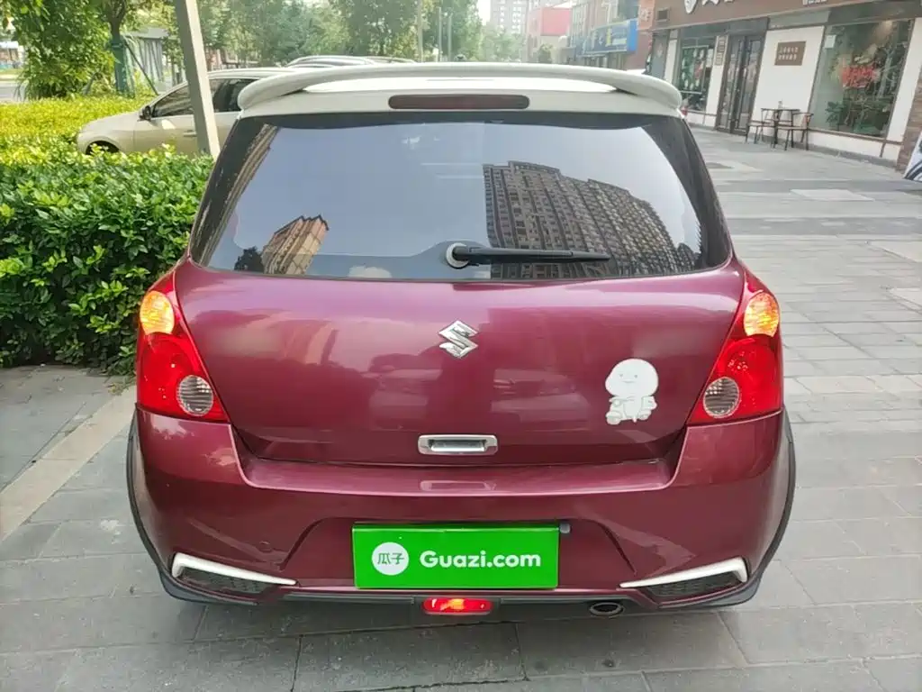 Swift 1.5 L Auto Fashion Cool Play