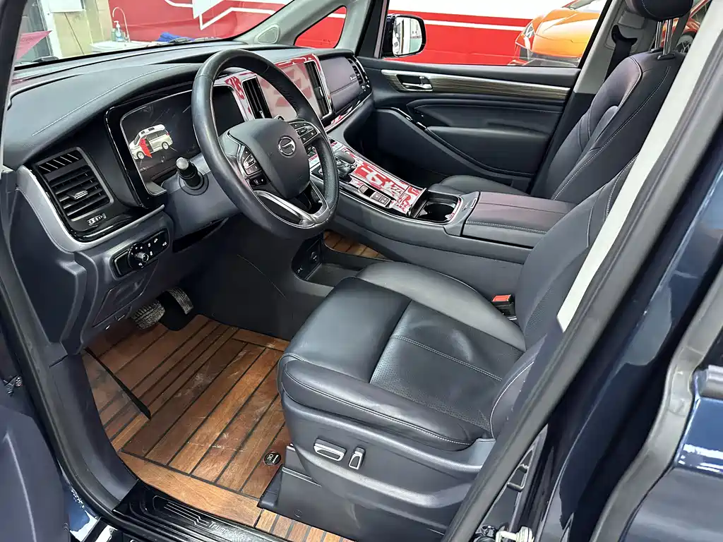 GAC Trumpchi M8 Leading Show Series 390 T Distinguished