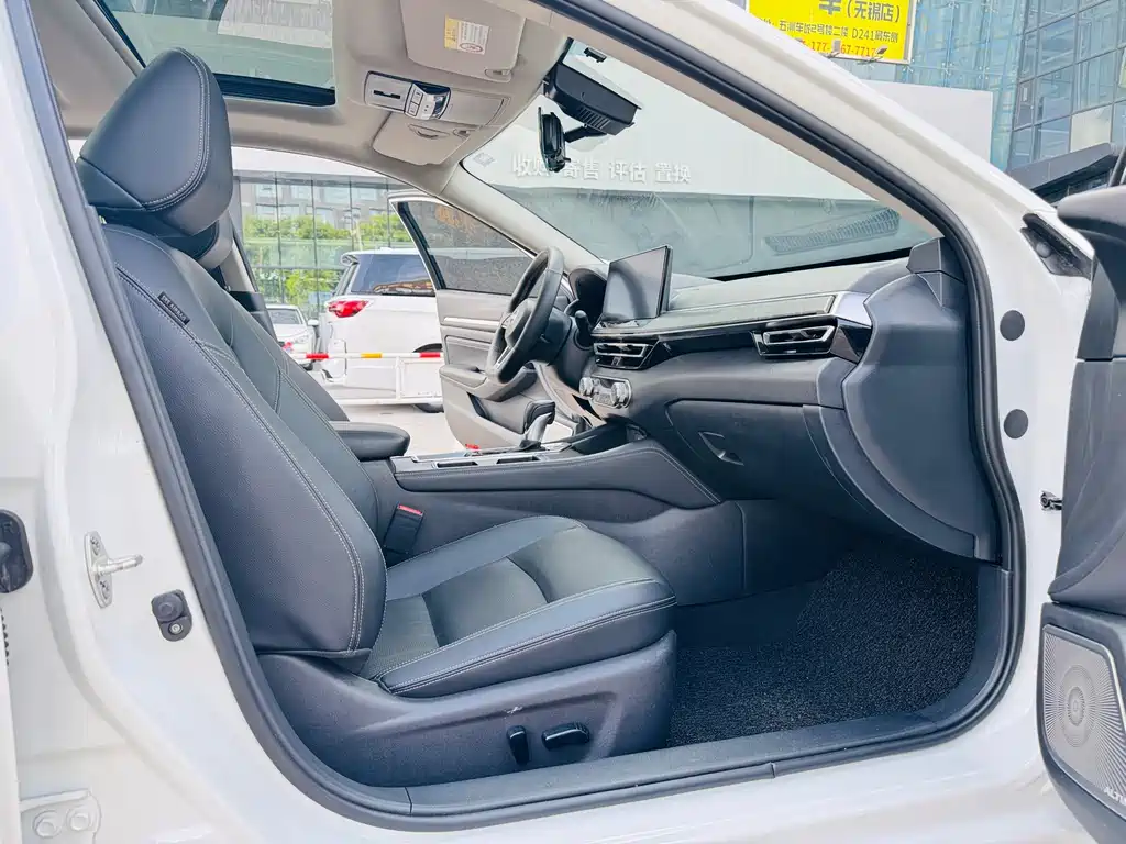 Teana 2.0 L XL-TLS Joy