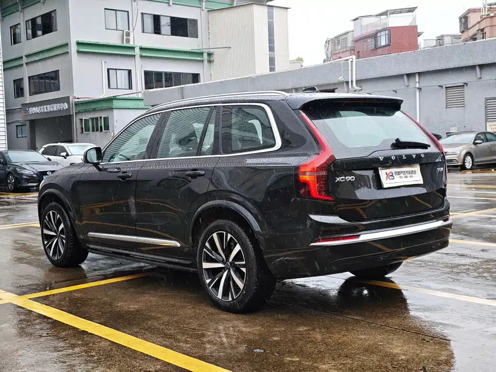 Volvo XC90 PHEV Facelift T8 Smart Supreme Luxury 7-seat
