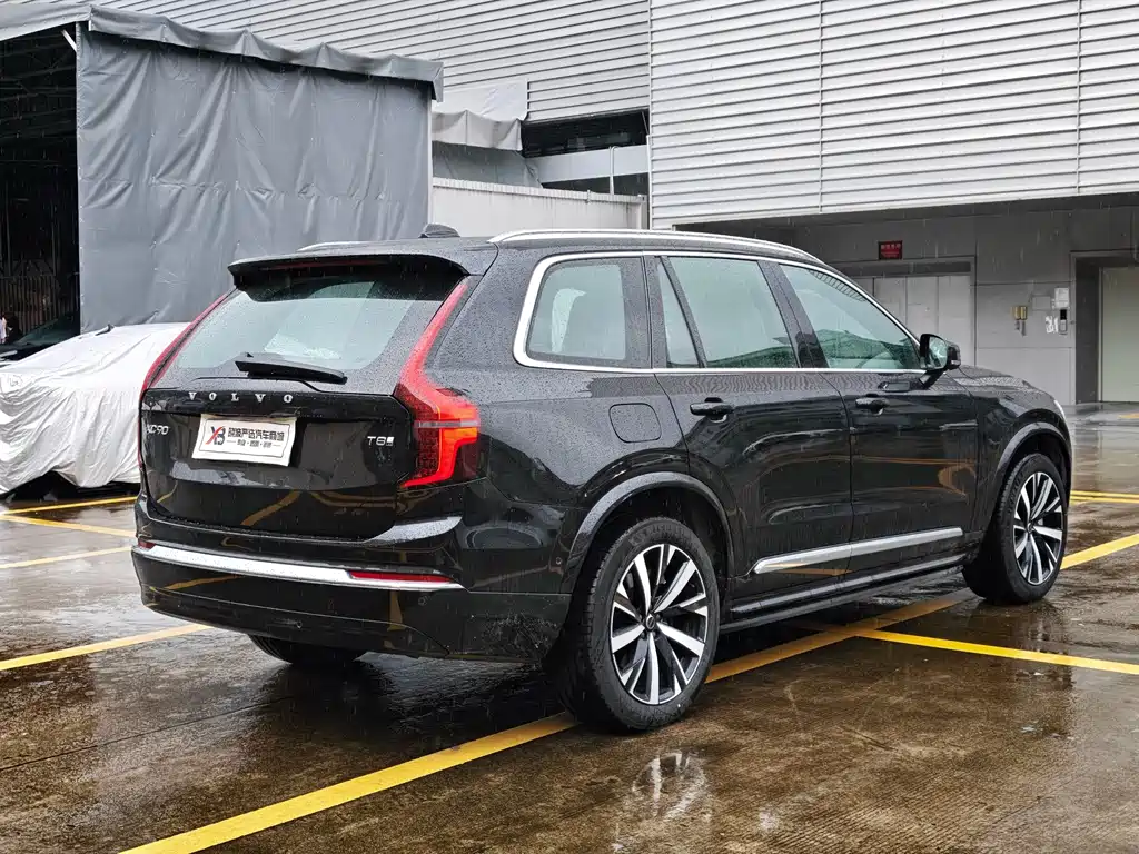 Volvo XC90 PHEV Facelift T8 Smart Supreme Luxury 7-seat