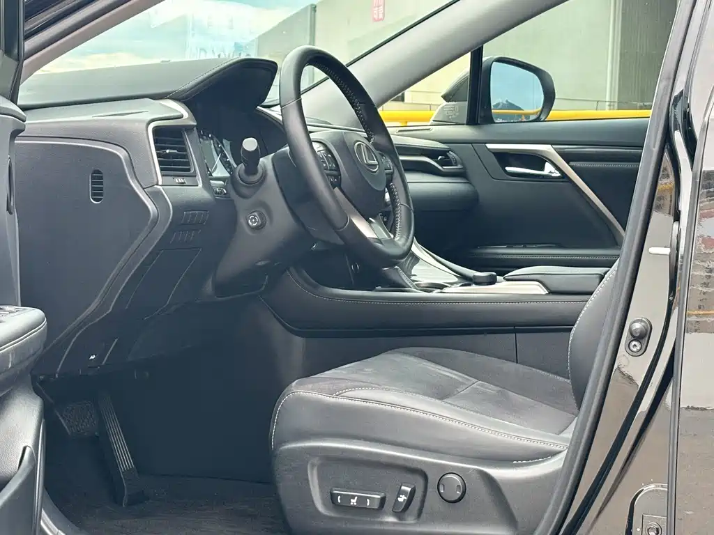 Lexus RX 300 2 WD Elite CN-V