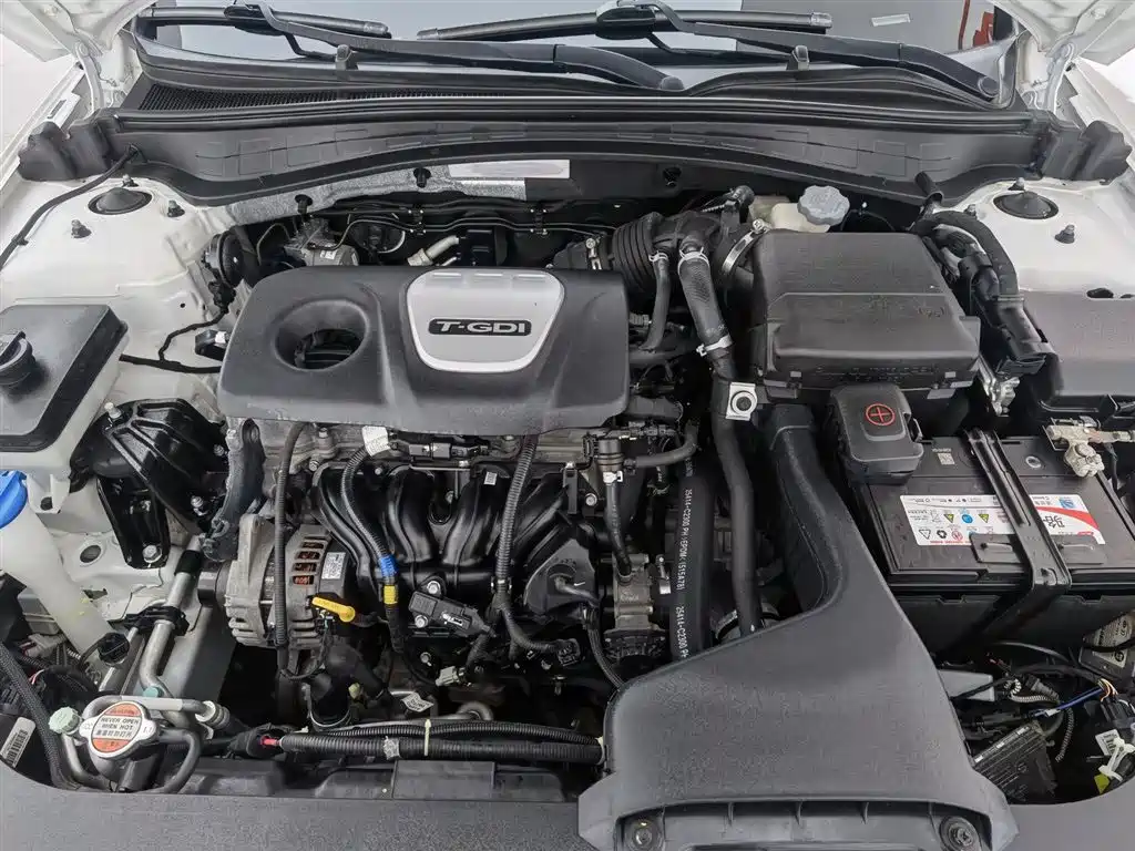 Kia K5 1.6 T Auto LUX