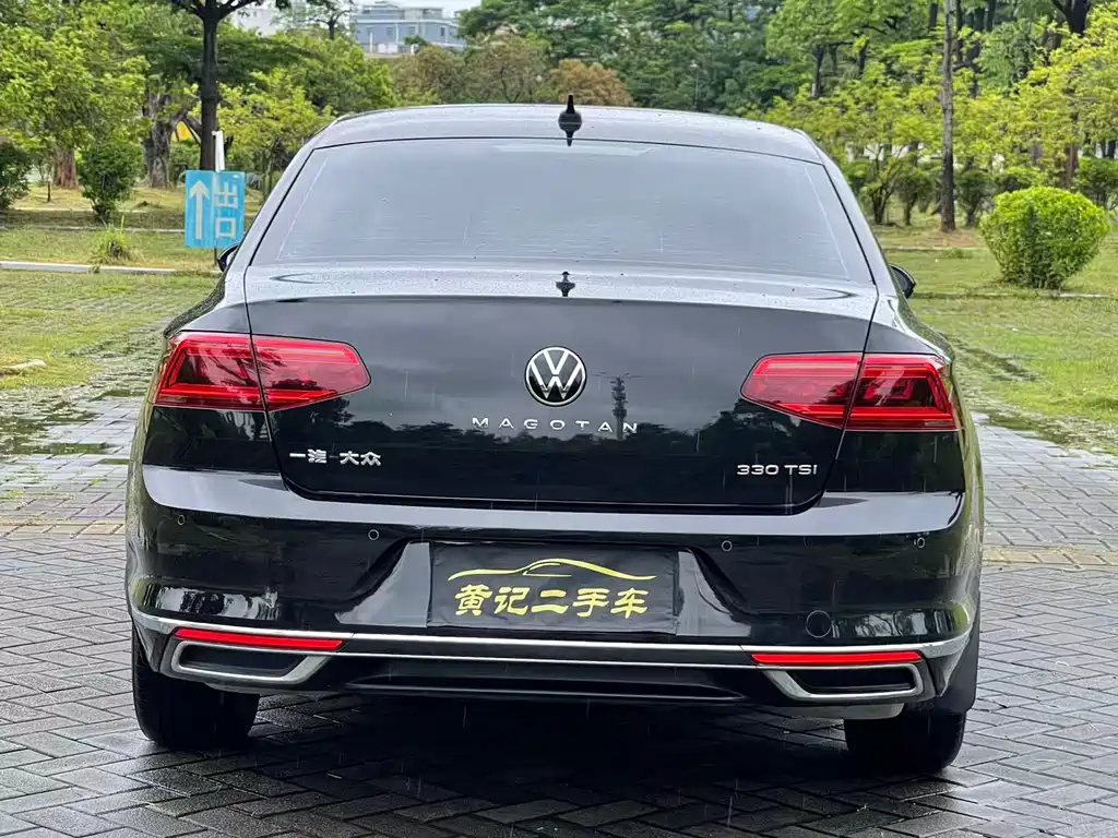 Magotan 330 TSI DSG Luxury