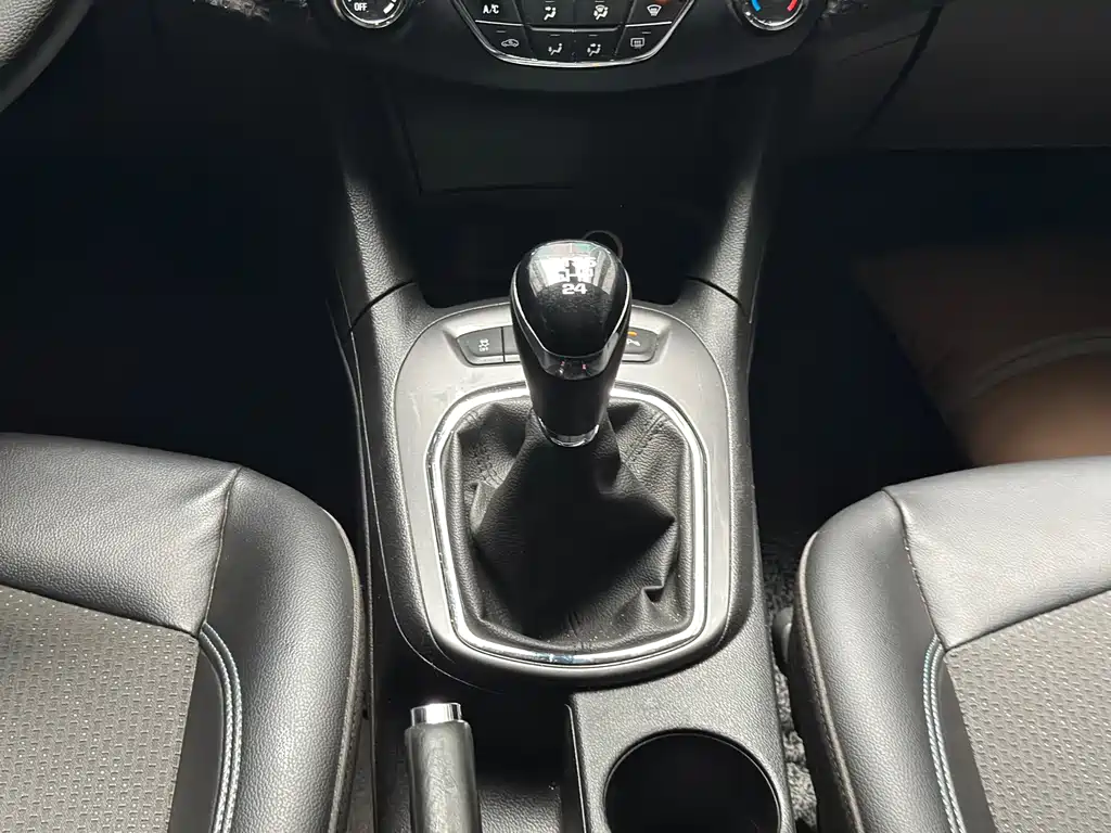 Cruze 1.5 L Manual Elite