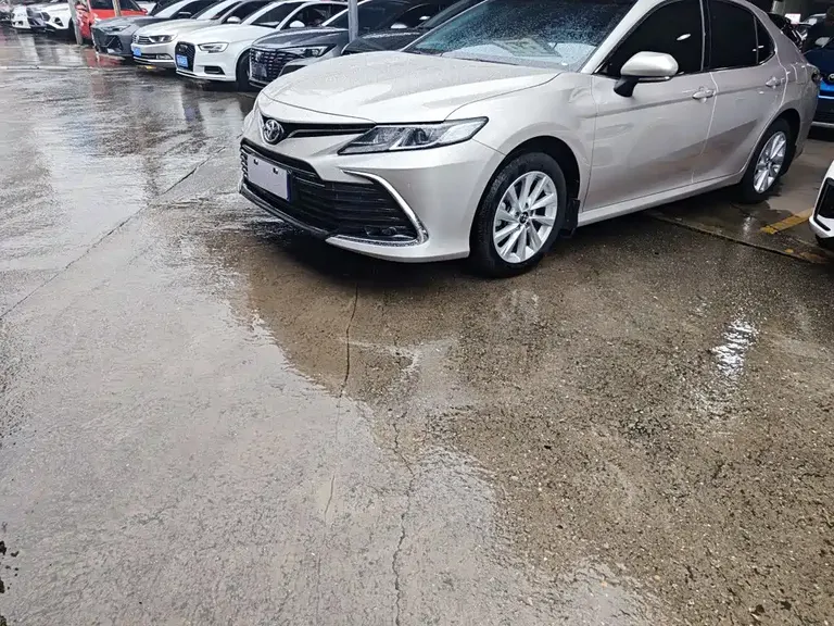Toyota Camry 2.0 GVP Leading