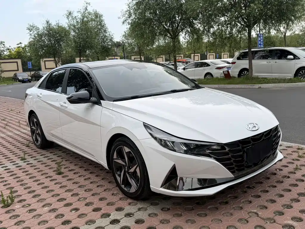 Elantra 1.5 L CVT LUX Distinguished