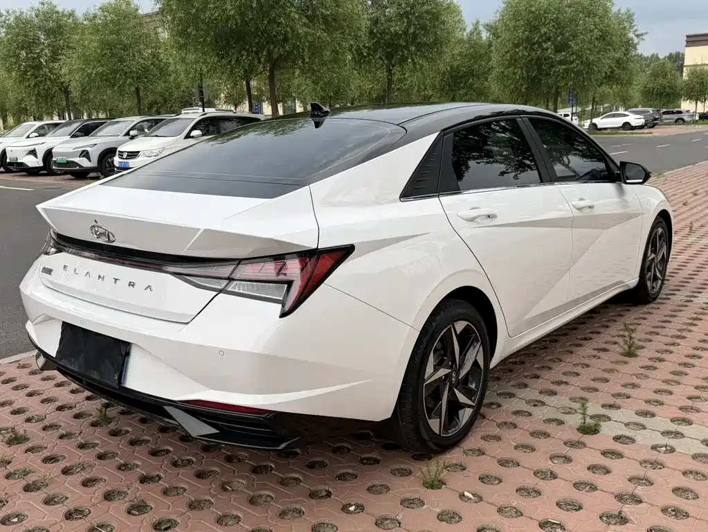 Elantra 1.5 L CVT LUX Distinguished