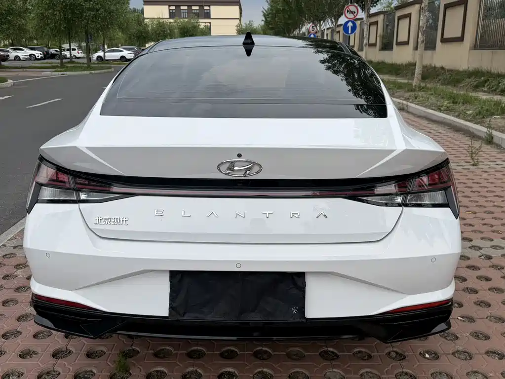 Elantra 1.5 L CVT LUX Distinguished