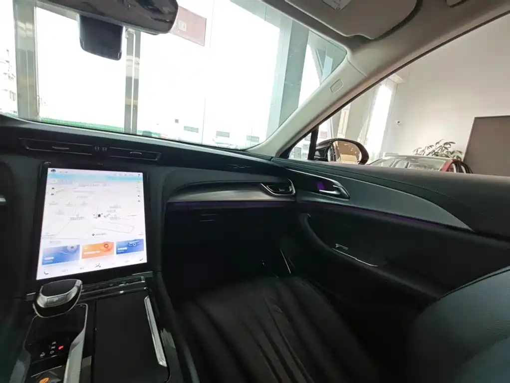 Hongqi H5 2.0 T Auto Connected Flagship