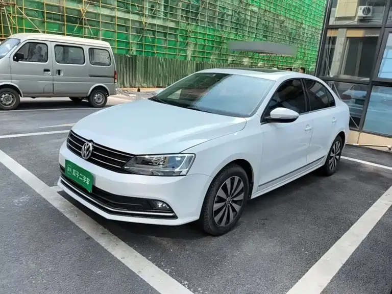 Volkswagen Sagitar 230 TSI Auto Comfort