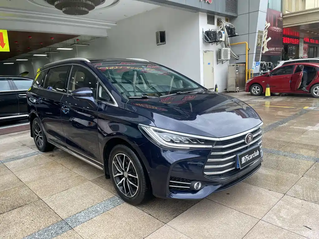 Song MAX 1.5 T Auto Connected Elite 6-seat