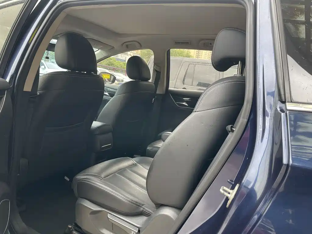 Song MAX 1.5 T Auto Connected Elite 6-seat