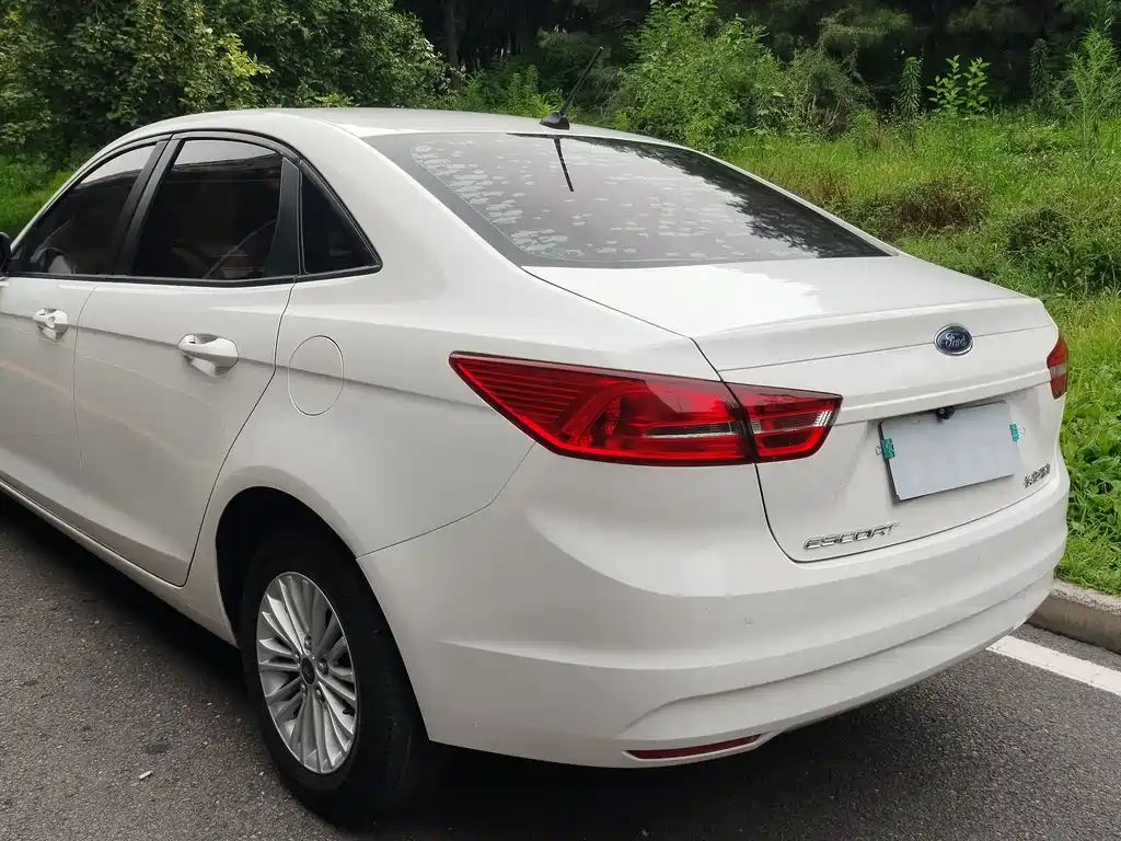 Escort Facelift 1.5 L Auto Comfort